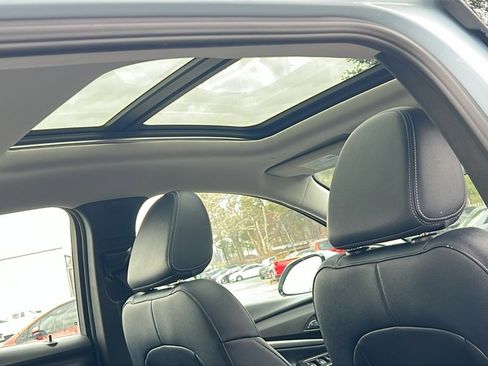 Used 2022 Chevrolet Bolt EUV Premier w/ Sun & Sound Package image 17