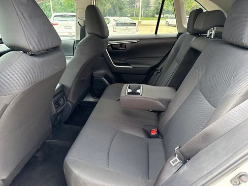 Used 2025 Toyota RAV4 LE AWD/4WD image 15