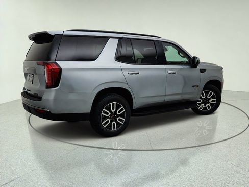 Used 2024 GMC Yukon AT4 w/ Technology Package AWD/4WD image 8