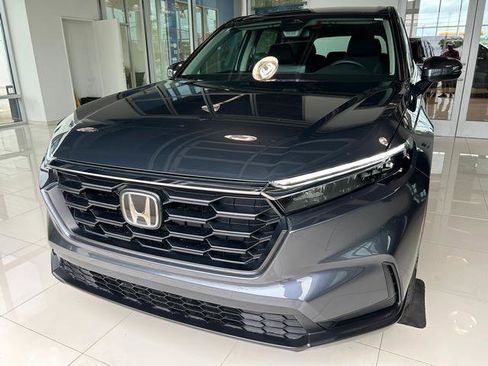 Used 2024 Honda CR-V LX image 3