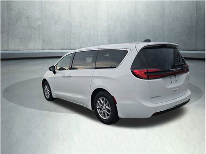 New 2026 Chrysler Pacifica Select
