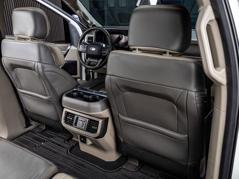 Used 2025 Ford F350 Platinum w/ Platinum Plus Package image 32