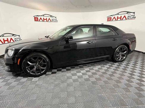 Used 2021 Chrysler 300 Touring L RWD image 3