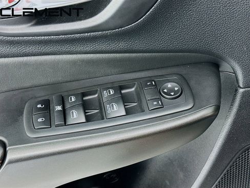 Used 2021 Jeep Cherokee Trailhawk w/ Trailer Tow Group AWD/4WD image 25