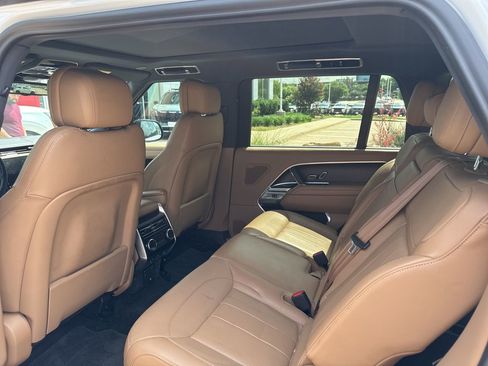 Used 2024 Land Rover Range Rover Long Wheelbase SE AWD/4WD image 9