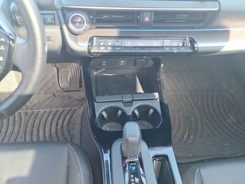 Used 2023 Toyota Prius Limited w/ Limited Premium Package FWD image 15