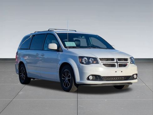Certified 2017 Dodge Grand Caravan GT image 8