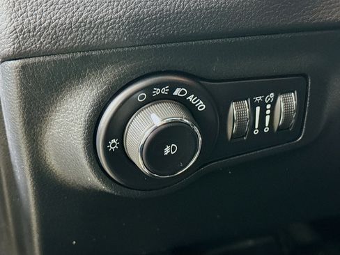 Used 2021 Jeep Compass Latitude AWD/4WD image 12