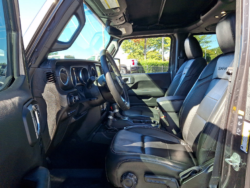 Used 2022 Jeep Wrangler Unlimited Sahara w/ Cold Weather Group AWD/4WD image 13