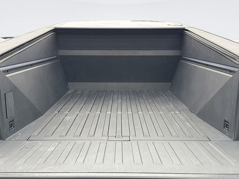 Used 2024 Tesla Cybertruck AWD Crew Cab image 29