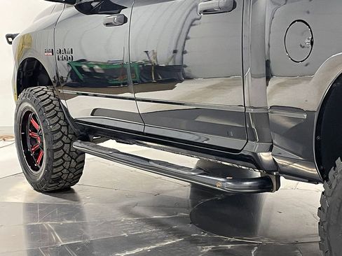 Used 2017 RAM 1500 Express w/ Black Ram 1500 Express Group image 16