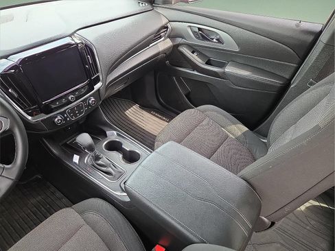 Certified 2023 Chevrolet Traverse LT FWD image 7