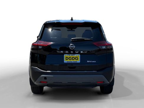 Used 2023 Nissan Rogue SV image 4