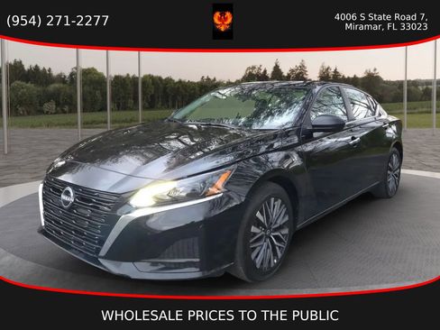 Used 2025 Nissan Altima 2.5 SV FWD image 1