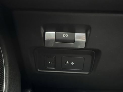 Used 2020 Land Rover Discovery Sport S image 19