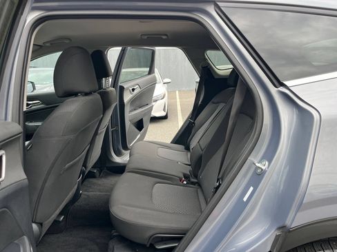Used 2025 Kia Sportage LX FWD image 25