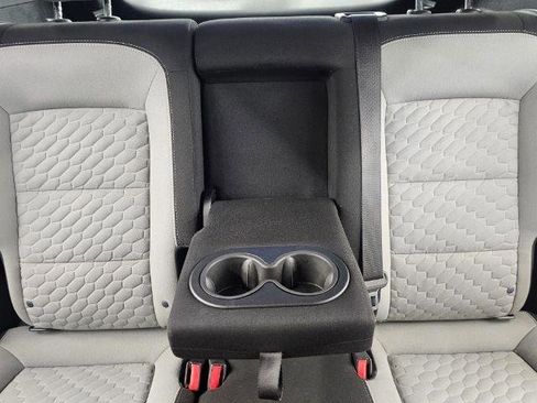 Used 2018 Chevrolet Equinox LS image 37