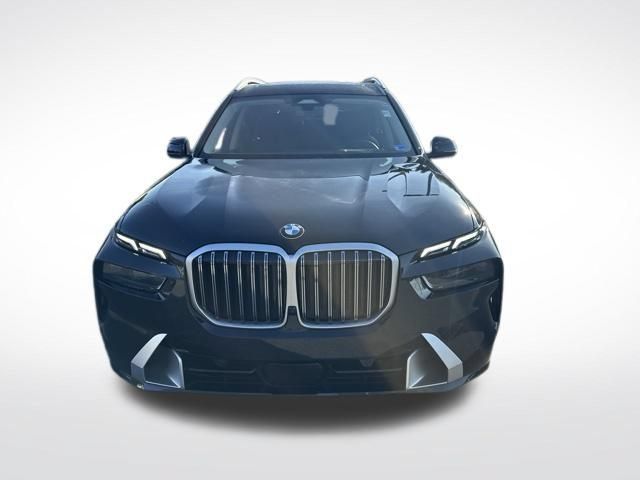 Used 2025 BMW X7 xDrive40i w/ Premium Package AWD/4WD image 2