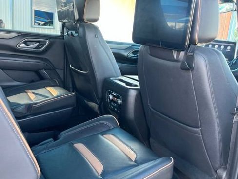 Used 2021 GMC Yukon AT4 w/ AT4 Premium Package AWD/4WD image 11