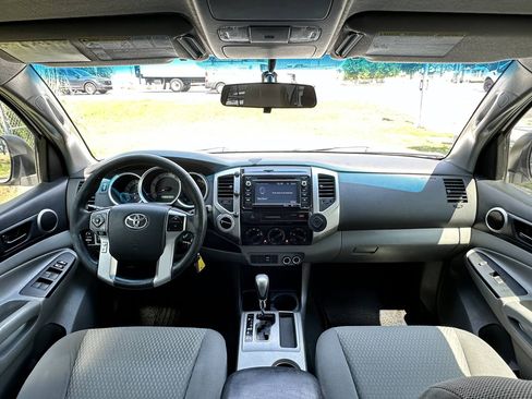 Used 2015 Toyota Tacoma 4x4 Double Cab w/ SR5 Package image 28