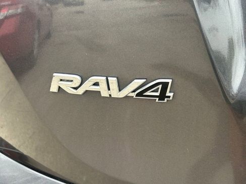 Used 2018 Toyota RAV4 XLE w/ Plus Extra Value Package image 13