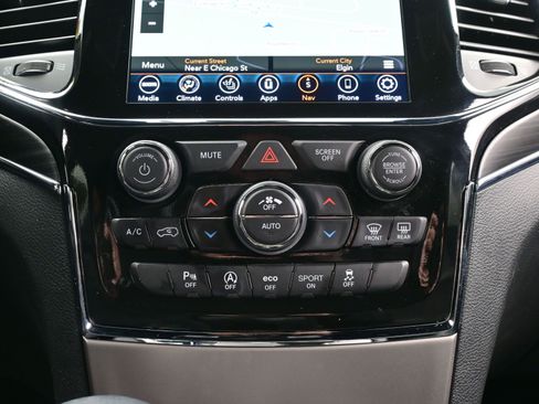 Used 2022 Jeep Grand Cherokee Limited w/ Tech Group image 21