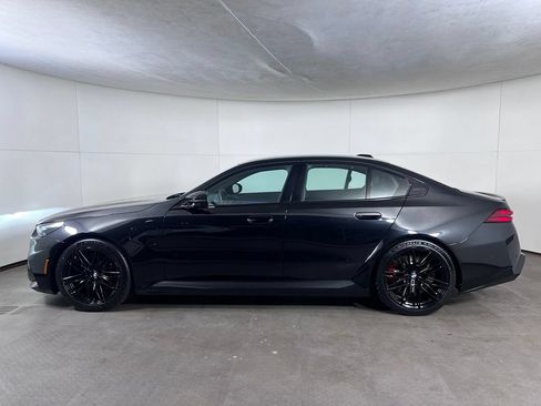 Used 2025 BMW M5 w/ Executive Package AWD/4WD image 2