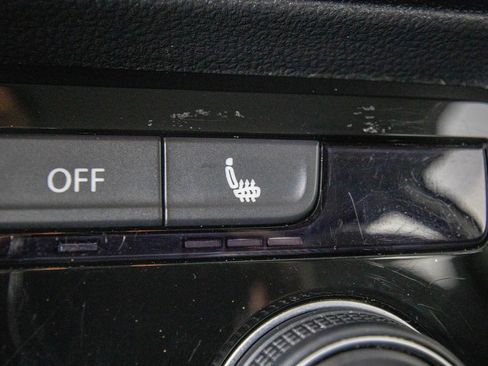 Used 2023 Volkswagen Taos SE image 26