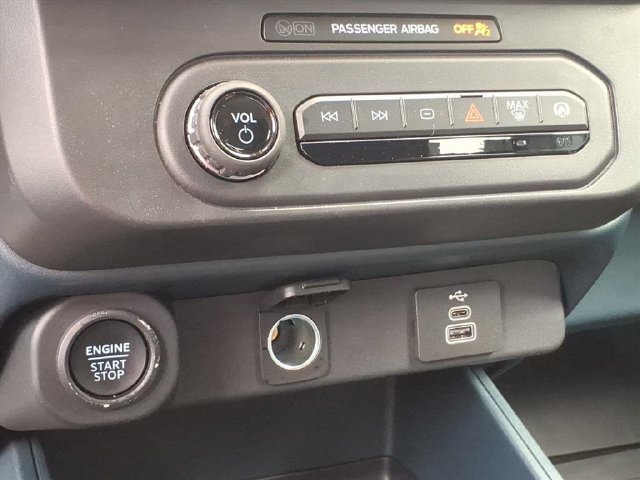 Used 2025 Ford Maverick Lobo AWD/4WD image 21