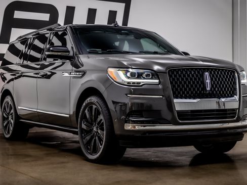 Used 2022 Lincoln Navigator L Black Label AWD/4WD image 31