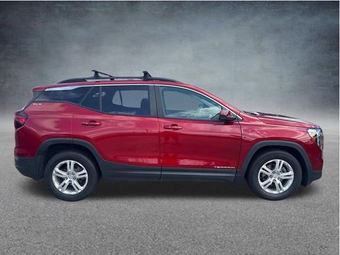 Used 2022 GMC Terrain SLE w/ Driver Convenience Package FWD image 13