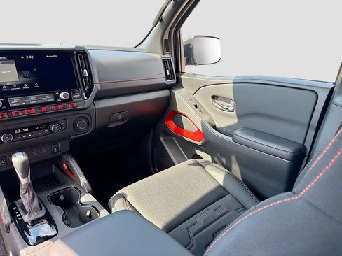 Used 2025 Nissan Frontier Pro-X w/ Pro Convenience Package RWD image 21