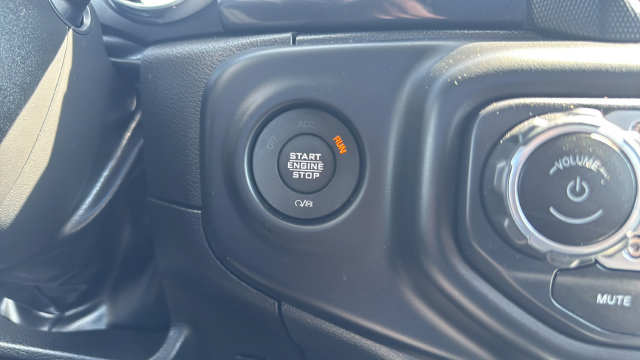 Used 2023 Jeep Wrangler Unlimited Sahara AWD/4WD image 23