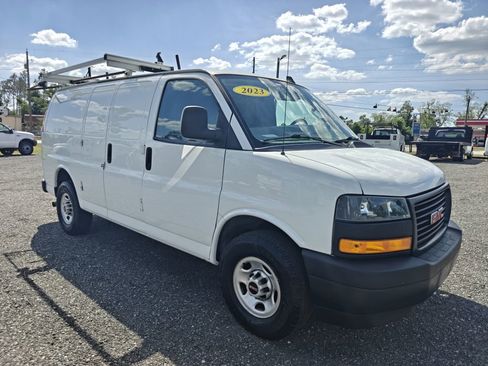 Used 2023 GMC Savana 2500 w/ Driver Convenience Package RWD image 4