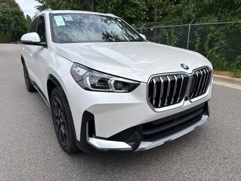 Certified 2025 BMW X1 xDrive28i w/ Technology Package AWD/4WD image 3