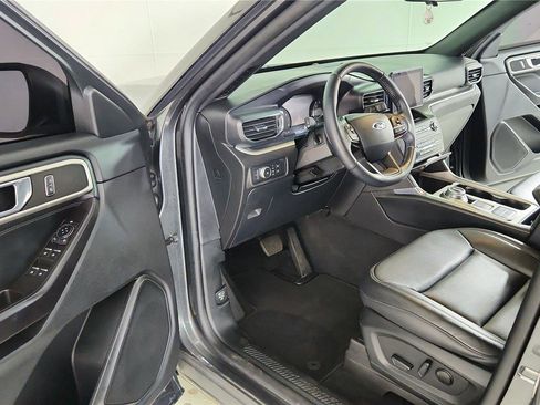Used 2020 Ford Explorer XLT w/ Equipment Group 202A image 15