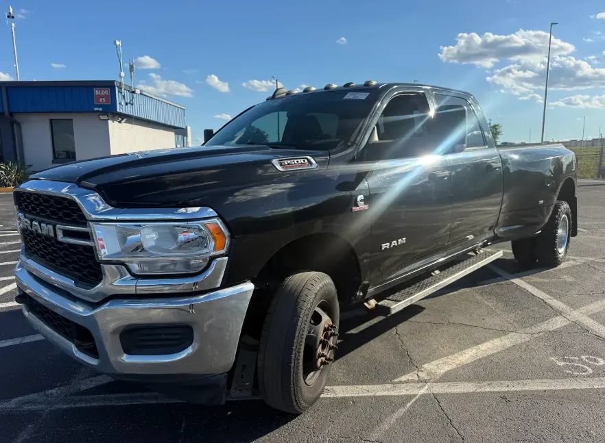 Used 2020 RAM 3500 Tradesman w/ Chrome Appearance Group AWD/4WD image 1