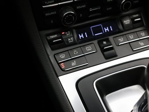 Used 2013 Porsche 911 Carrera 4S image 8