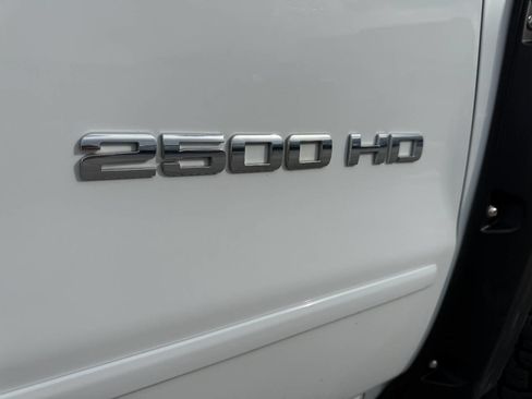 Used 2018 Chevrolet Silverado 2500 LT w/ LT Convenience Package image 11