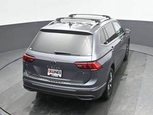 Used 2022 Volkswagen Tiguan SE AWD/4WD image 28