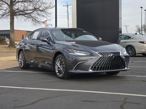 New 2025 Lexus ES 350 Ultra Luxury image 2