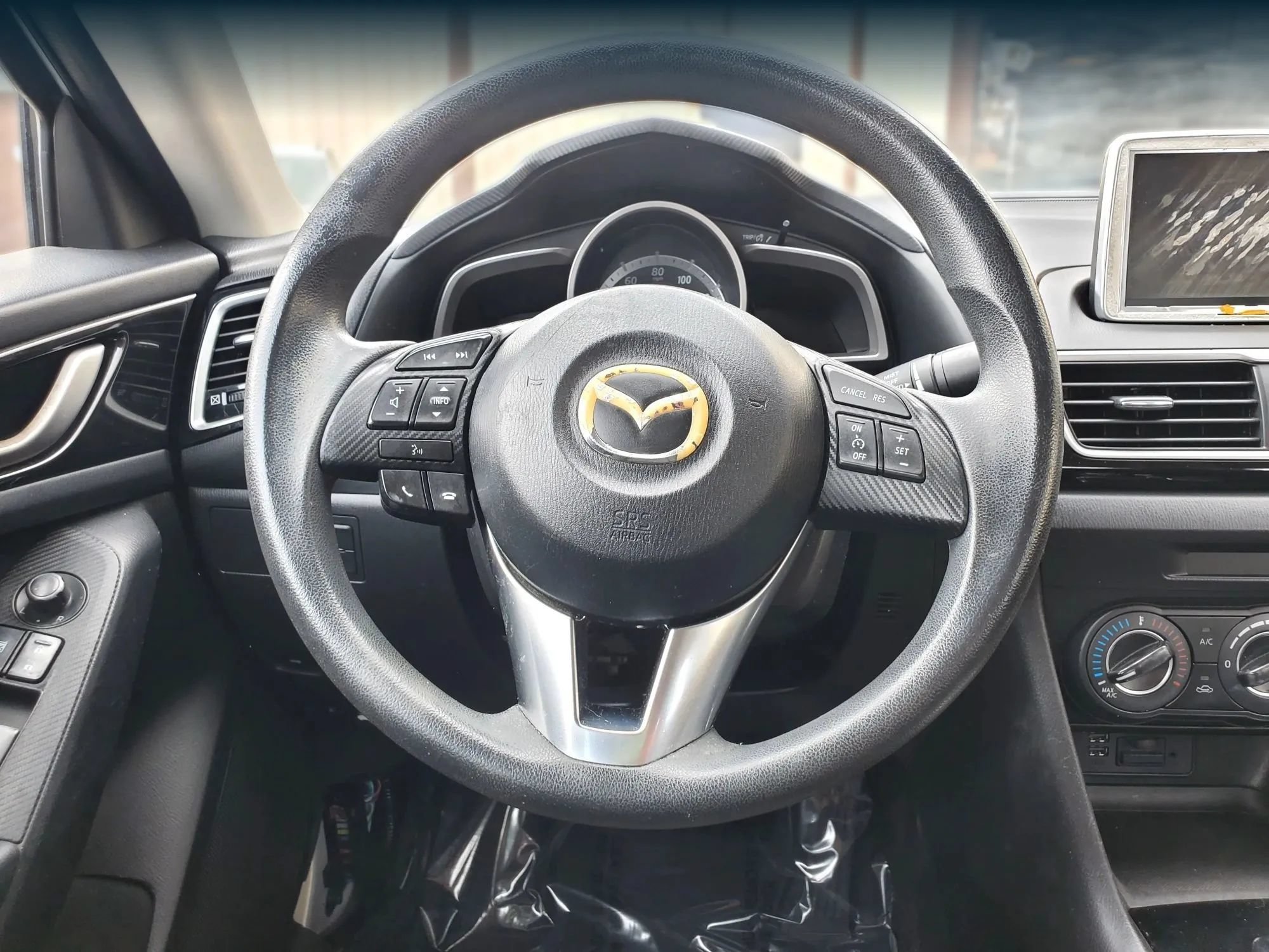 Used 2016 MAZDA MAZDA3 i Sport w/ Preferred Equipment Package FWD image 33