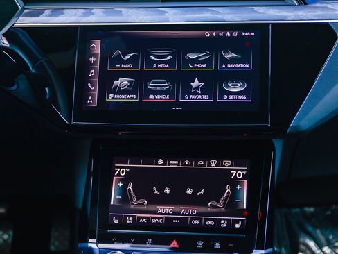 Used 2023 Audi e-tron Chronos w/ Chronos Package image 14