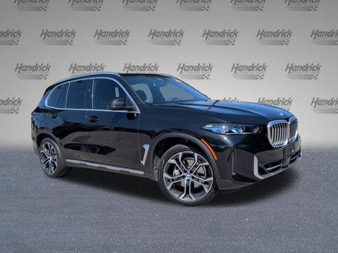 Certified 2024 BMW X5 xDrive40i w/ Premium Package AWD/4WD image 2