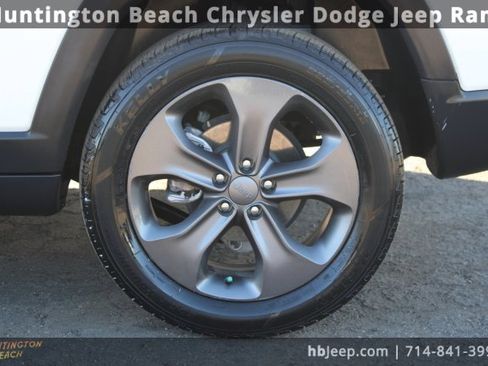 Used 2022 Jeep Compass Latitude image 8