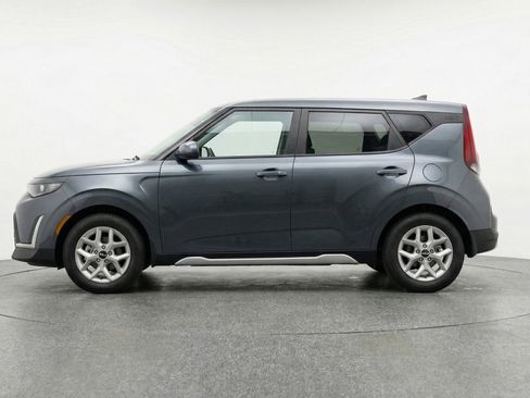 Used 2025 Kia Soul LX w/ LX Technology Package FWD image 5