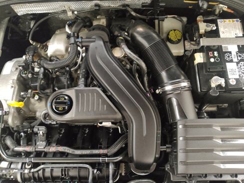 Used 2025 Volkswagen Jetta S image 30