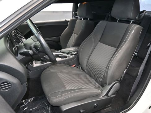 Used 2018 Dodge Challenger R/T image 11