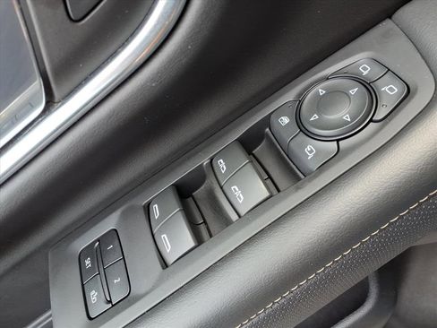 Certified 2023 GMC Yukon SLT w/ SLT Luxury Package image 15