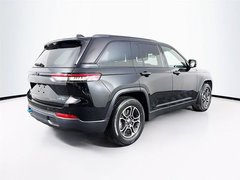 Used 2023 Jeep Grand Cherokee Trailhawk w/ Luxury Tech Group III AWD/4WD image 7